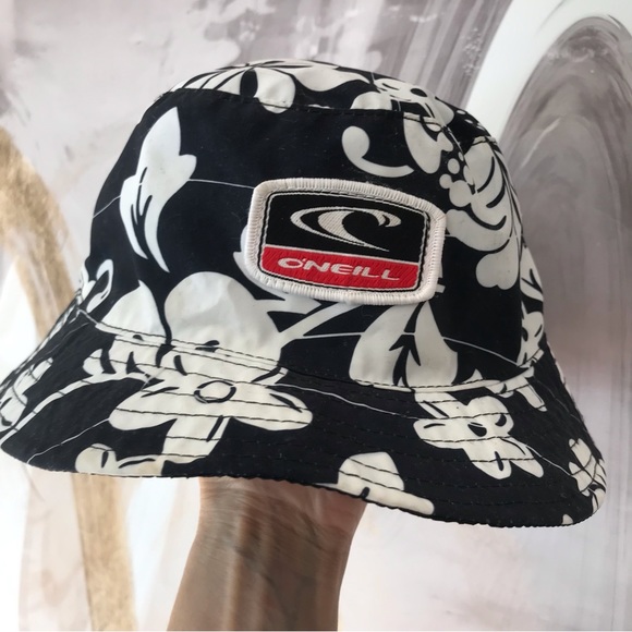 O’NEILL | Official O’Neill Hawaiian Flowers Surf Bucket Hat - Picture 6 of 8